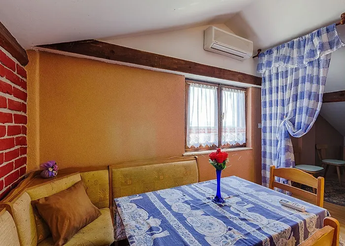 Apartamento Vintage Nur 490 Meter Zum Mit Meerblick, Grillbereich, Klima Dramalj